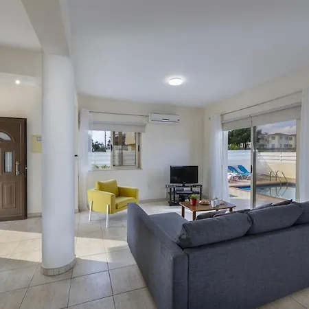فيلة Protaras Sunnyfield Villas باراليمني